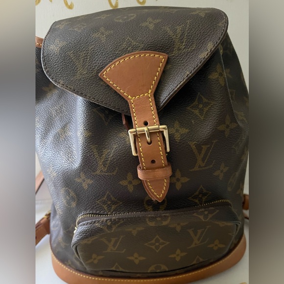 LOUIS VUITTON MONOGRAM MONTSOURIS PM WITH DUST BAG - Picture 2 of 11